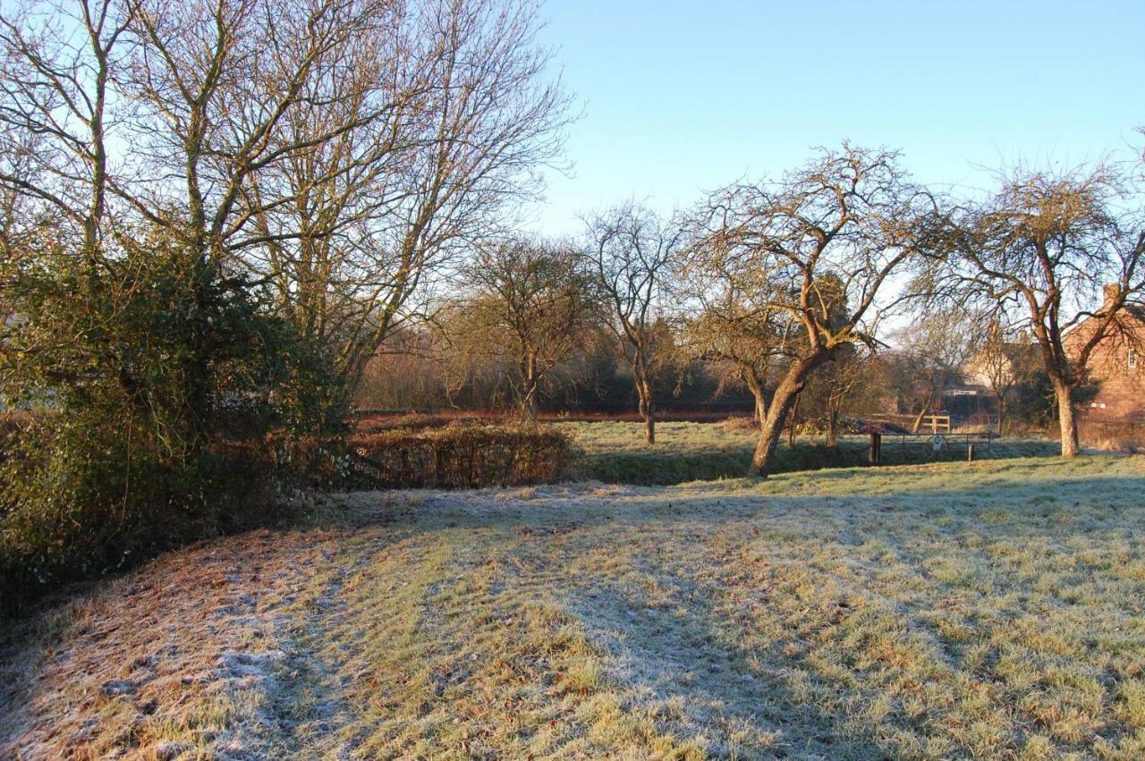 Home Barn Bed And Breakfast Yeovil Exterior photo
