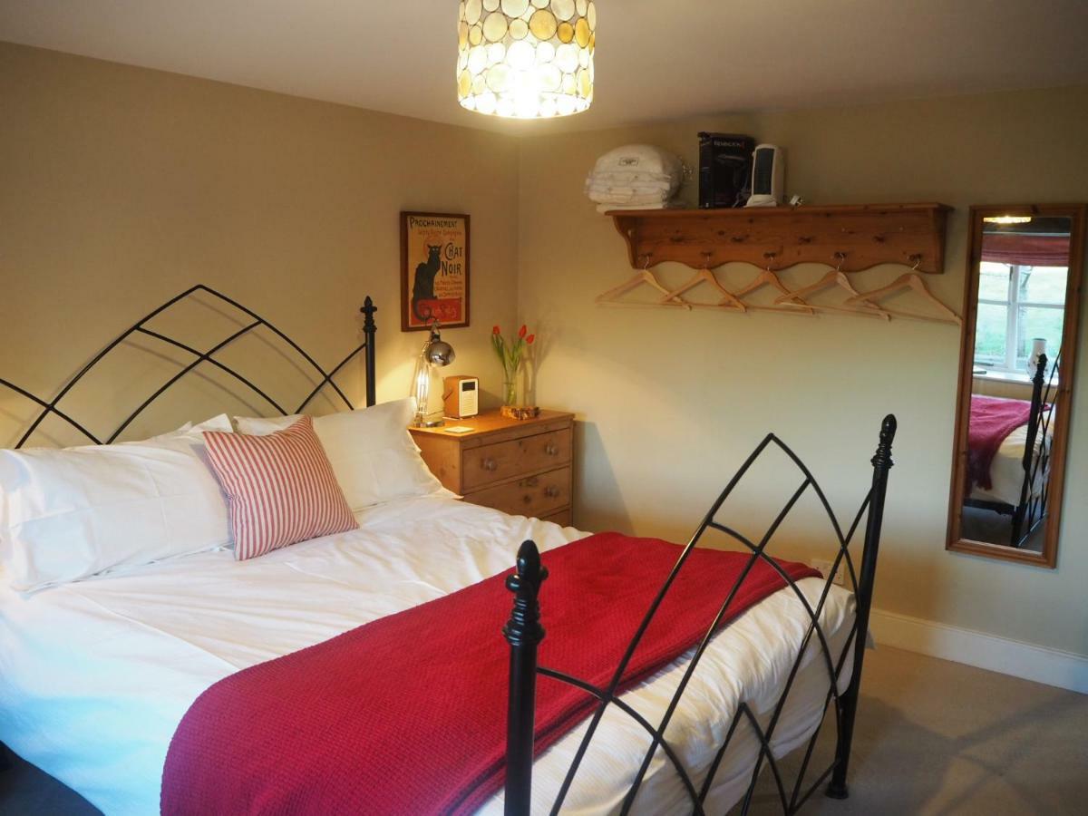 Home Barn Bed And Breakfast Yeovil Exterior photo