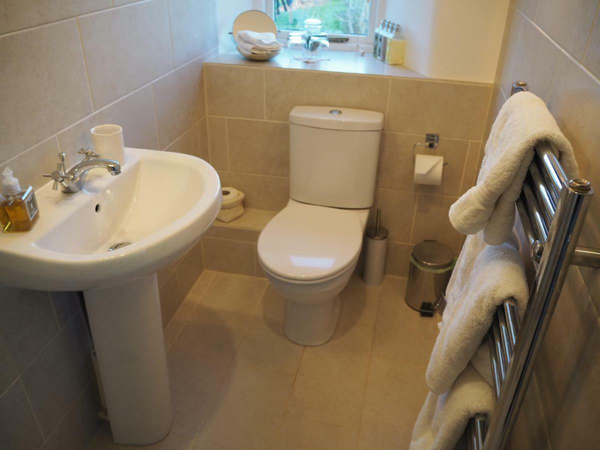 Home Barn Bed And Breakfast Yeovil Exterior photo